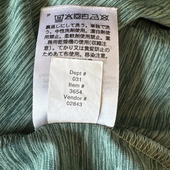 Eddie Bauer Running Shirt Green woman’s Medium Athletic Wear, Dri fit, wicking - Picture 7 of 7